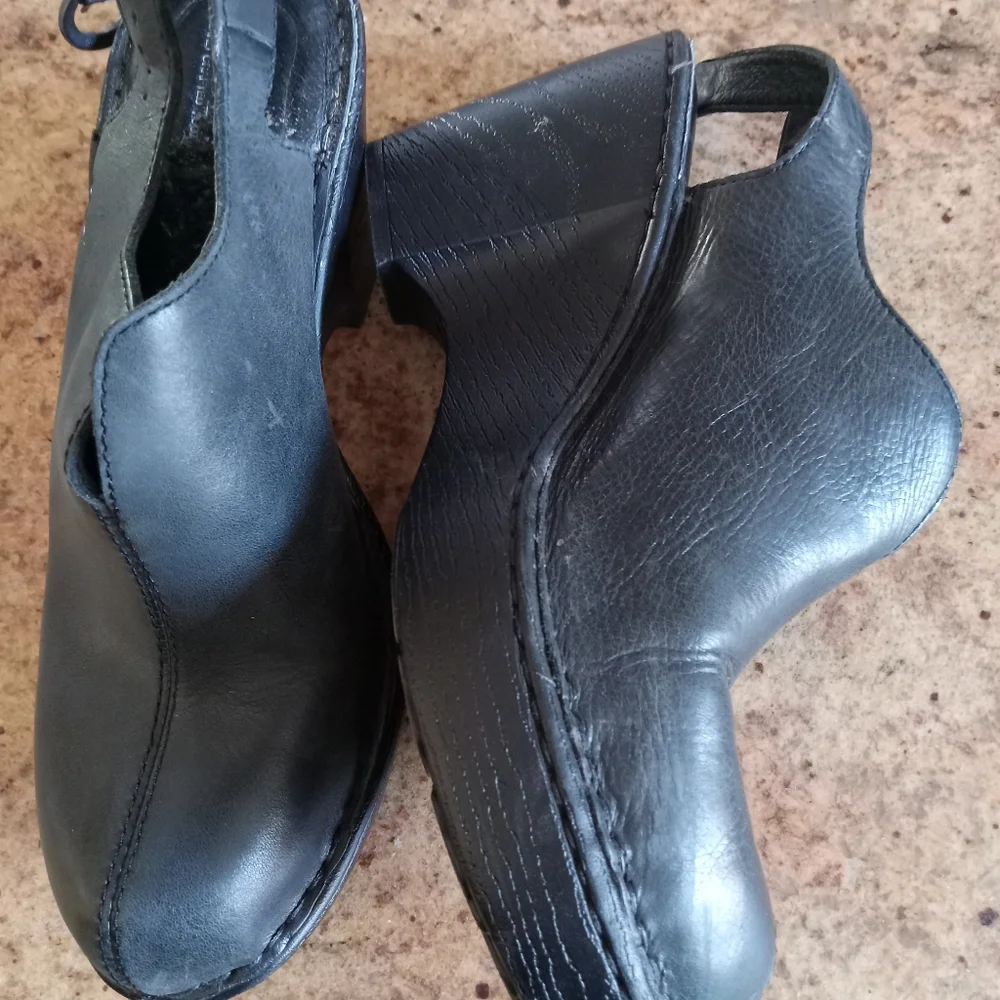 Shoes - Picture 2 of 5
